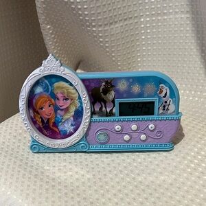 Frozen Themed Digital Alarm Clock with Sound and Lights